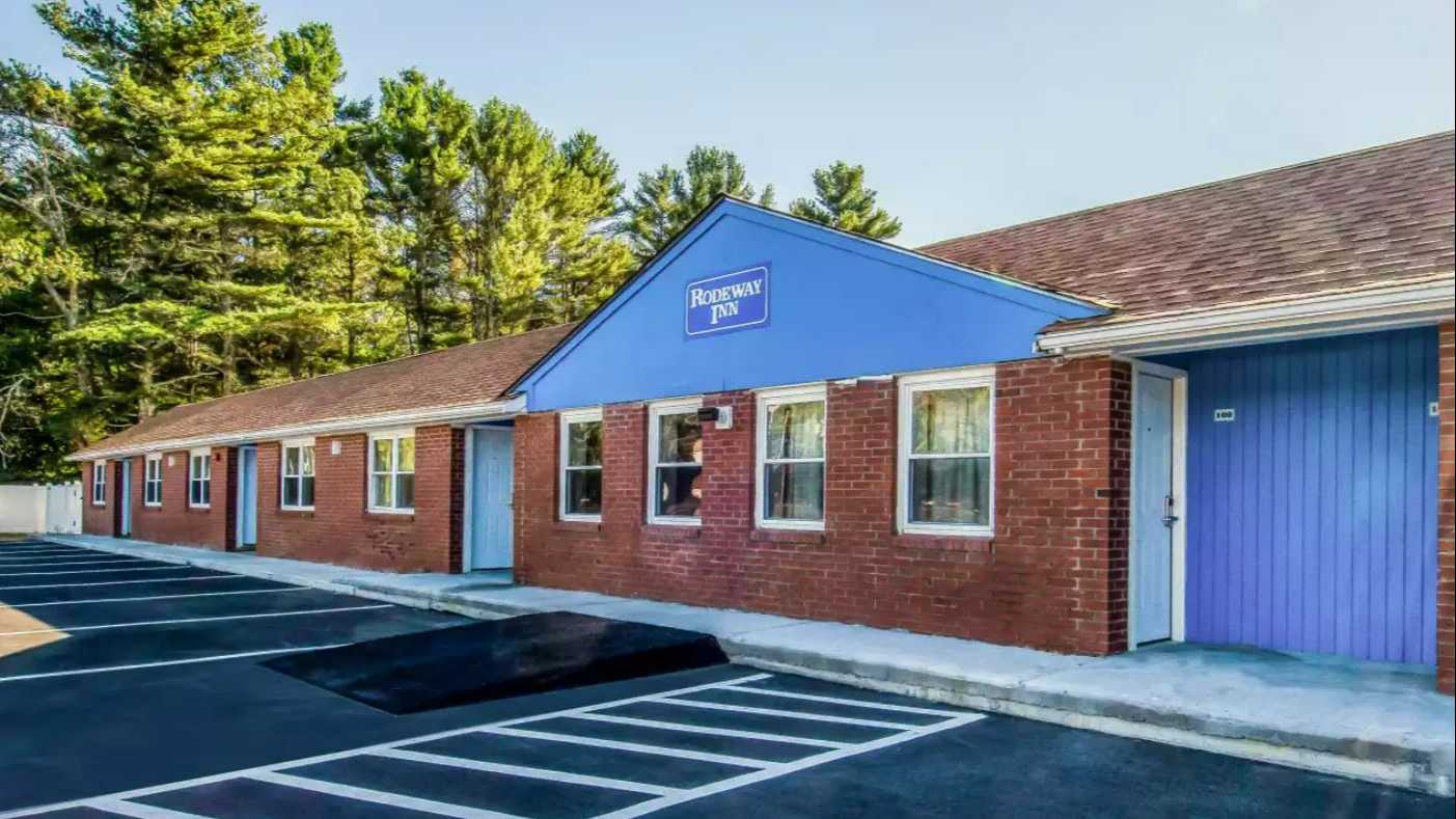 390 Wareham St Parking