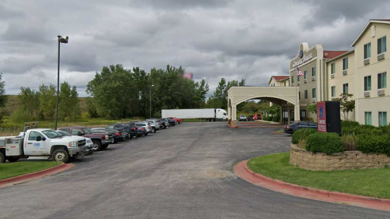 Find Best Hourly Parking Near 1825 Meadowbrook Parking Book Hourly Parking in 1825 Meadowbrook Parking