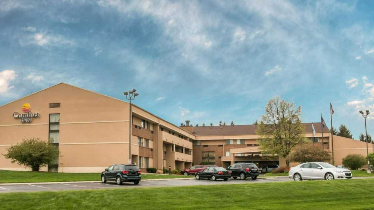 525 N Canal Road Parking