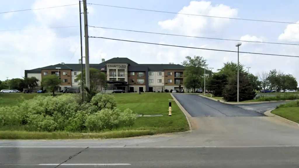 Courtyard Springfield SGF Lot