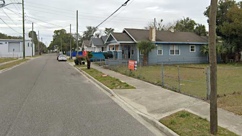 711 Parker Street Parking
