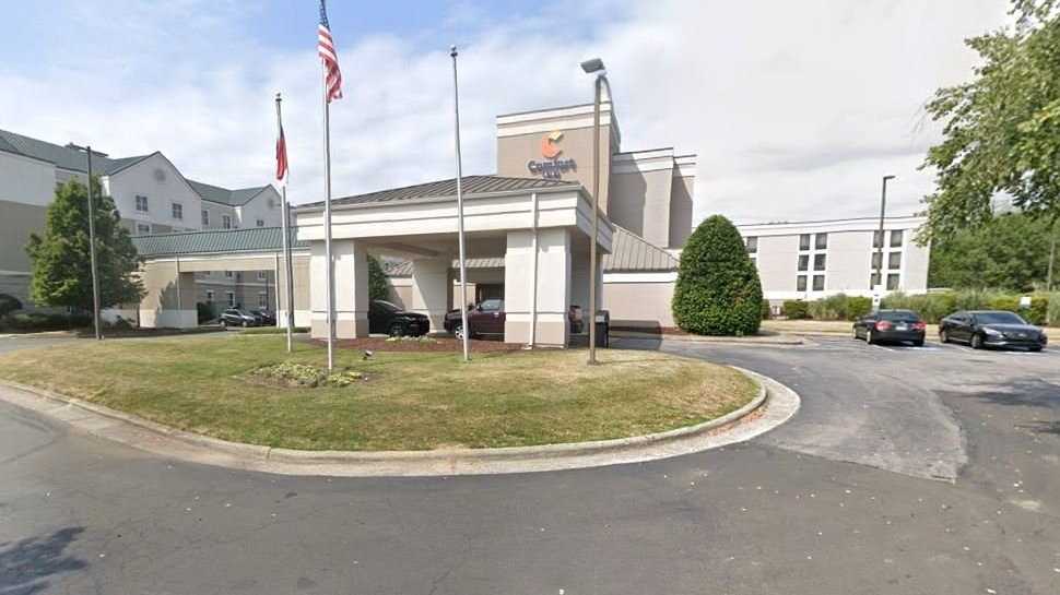 Comfort Inn_3508 Mt Moriah Rd Parking