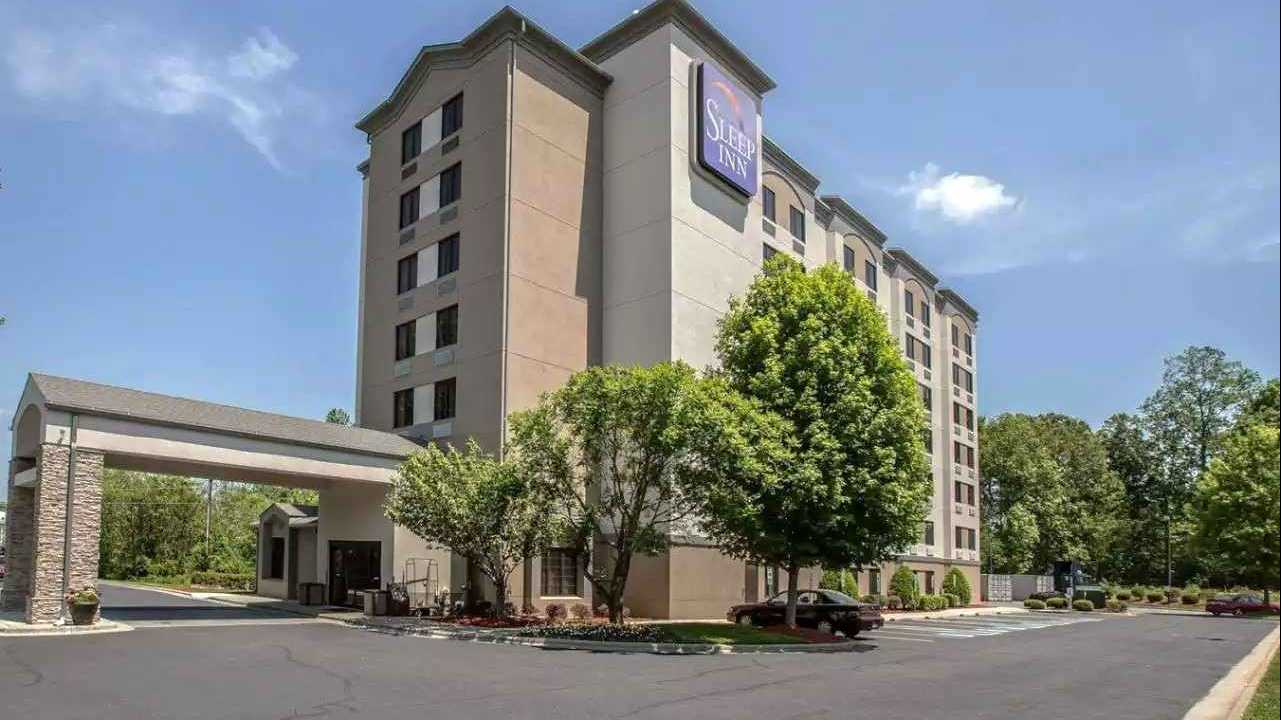 Sleep Inn_7 Sharps Airpark Court Parking