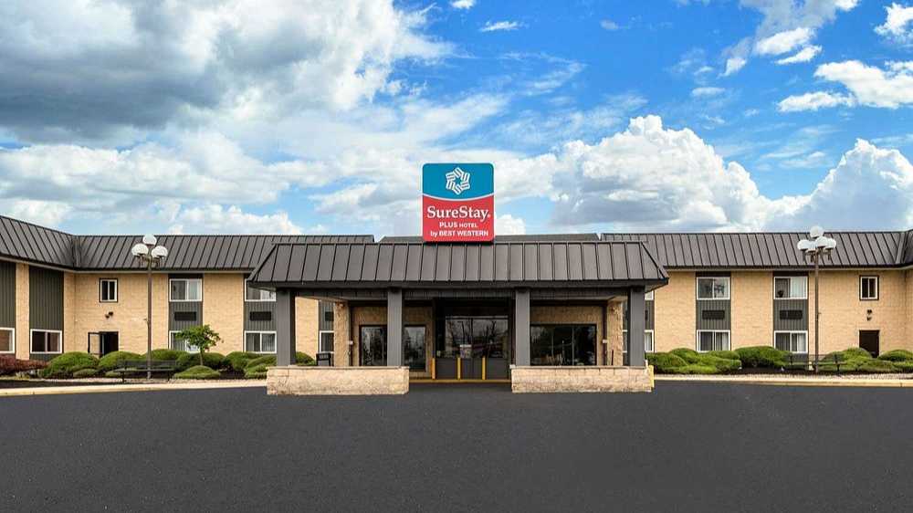 SureStay Plus Hotel - 21 Wrightstown Cookstown Rd Garage