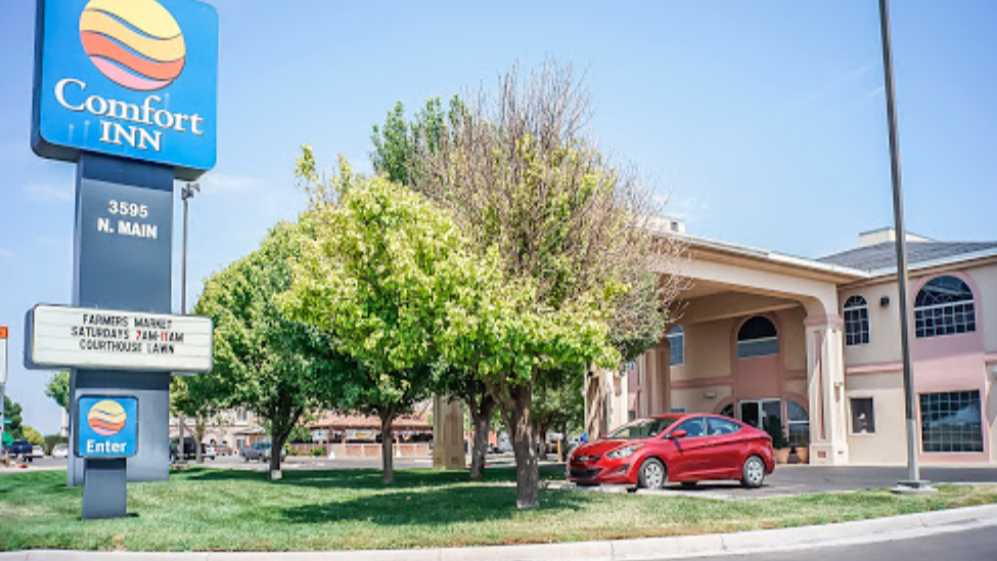 3595 N Main St Parking