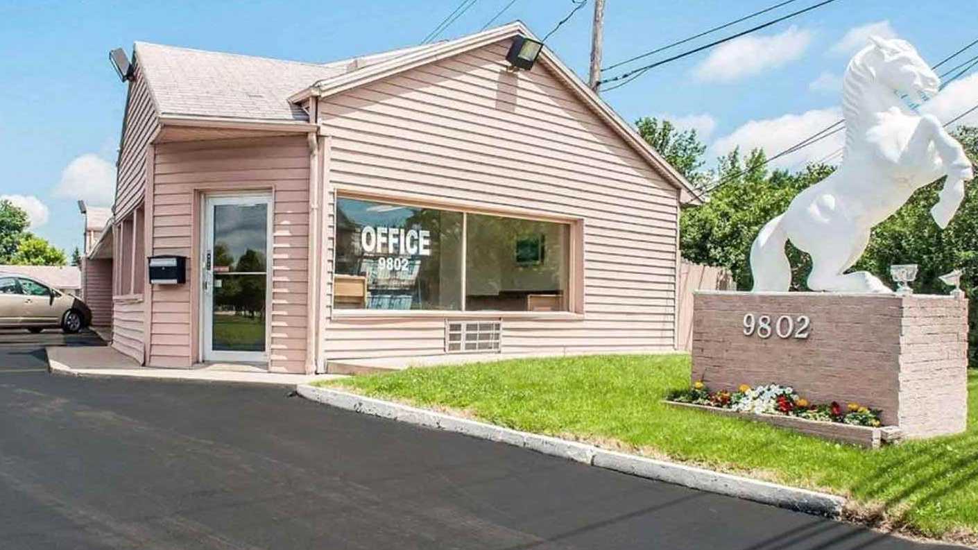9802 Niagara Falls Blvd Parking