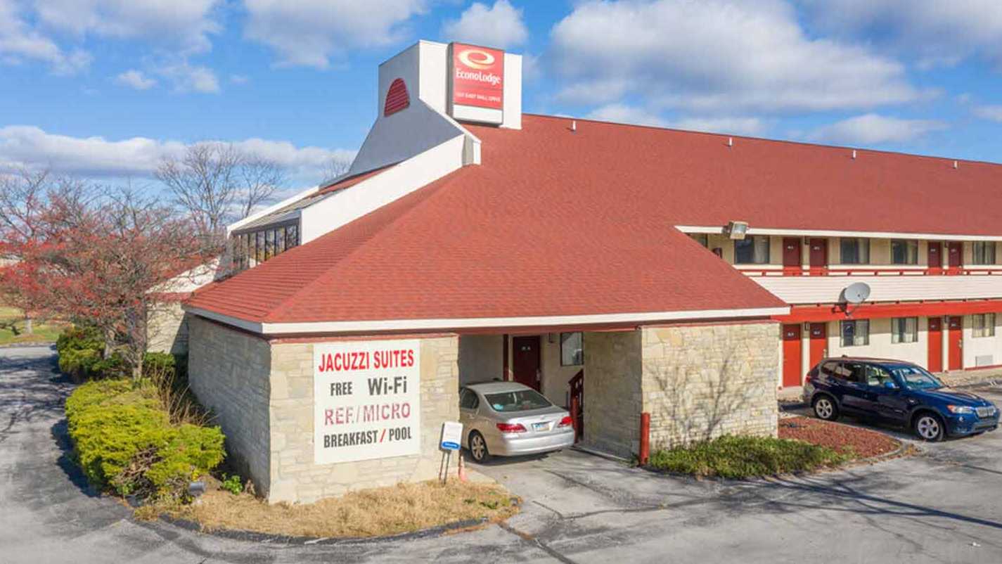 1201 East Mall Drive Parking