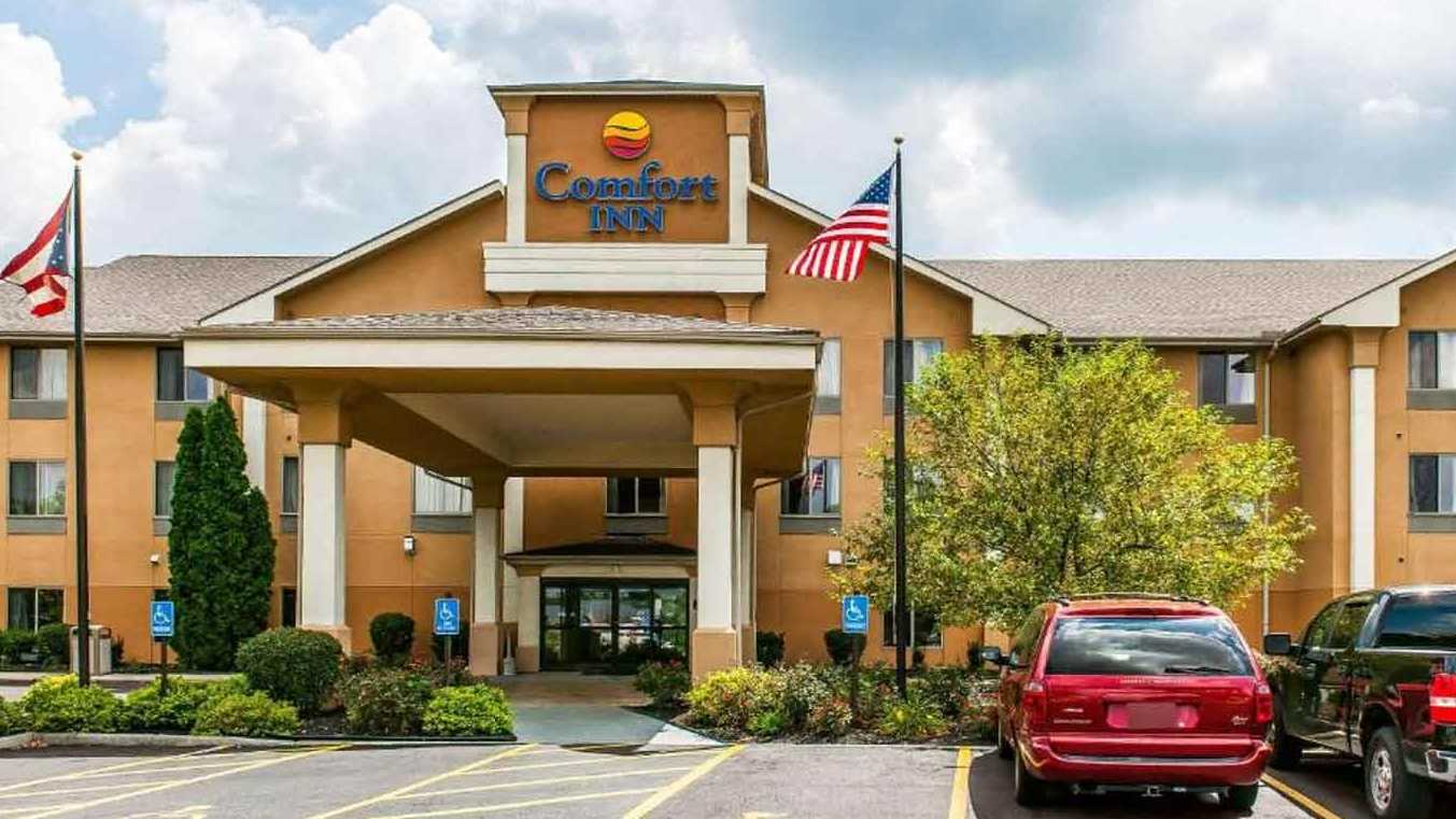 1800 Hill Road North Parking