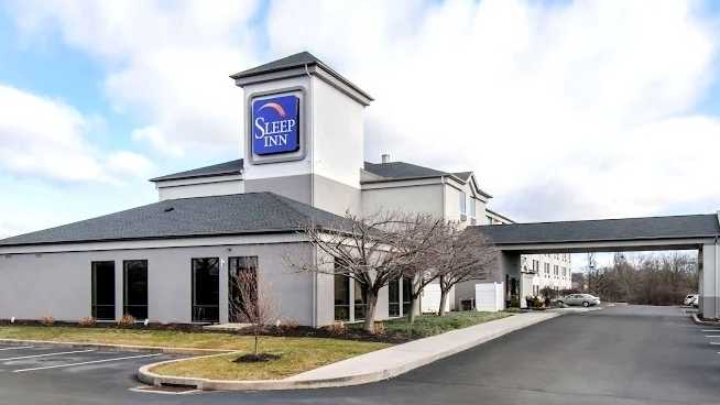 5 E Garland Drive (Sleep Inn Carlisle South) Parking