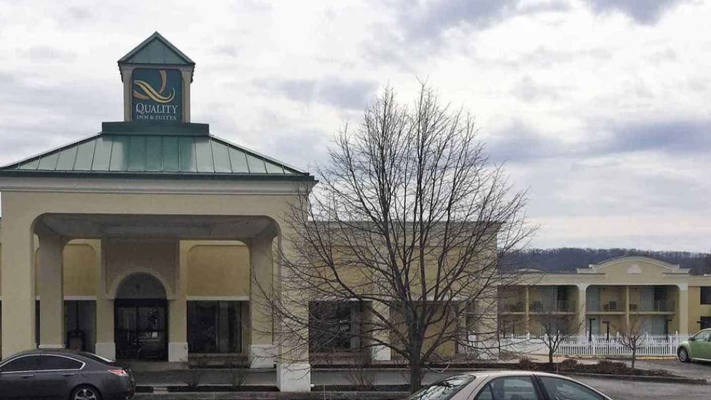 15 Valley West Road Parking
