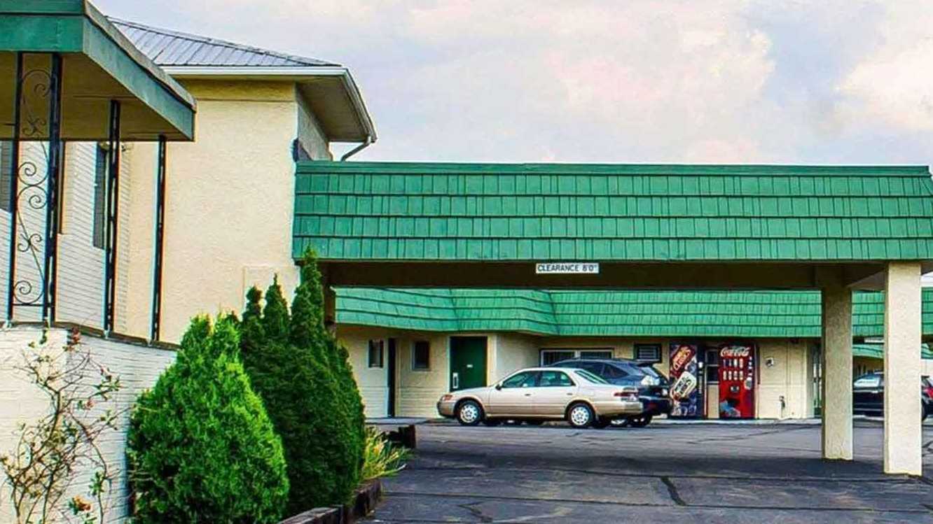 4130 Birney Ave Parking