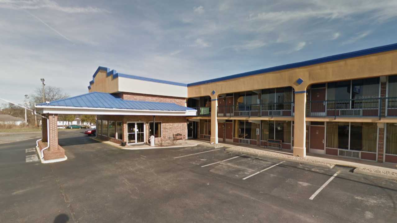 Rodeway Inn 731 S Main St Parking