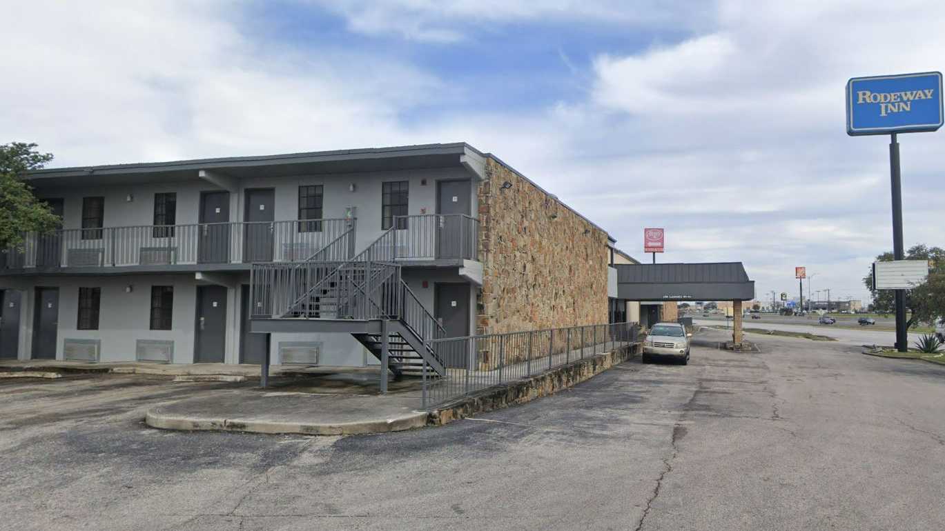 1209 I 35 N Parking