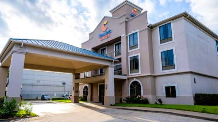Comfort Suites Houston West_11440 Clay Road Building A Parking