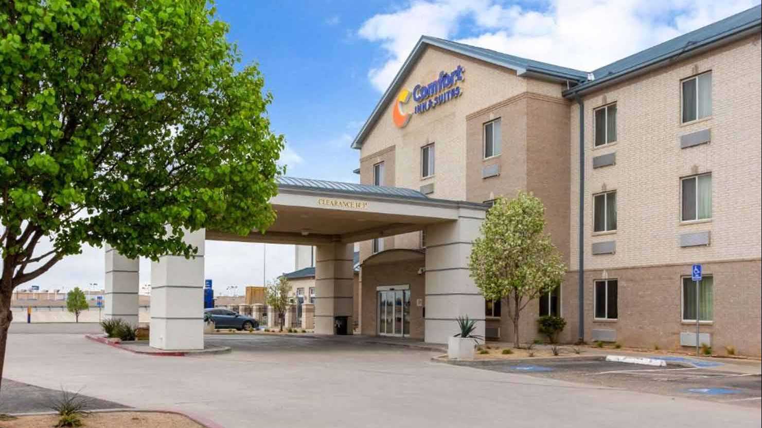 Comfort Inn & Suites  2101 I40 East Garage
