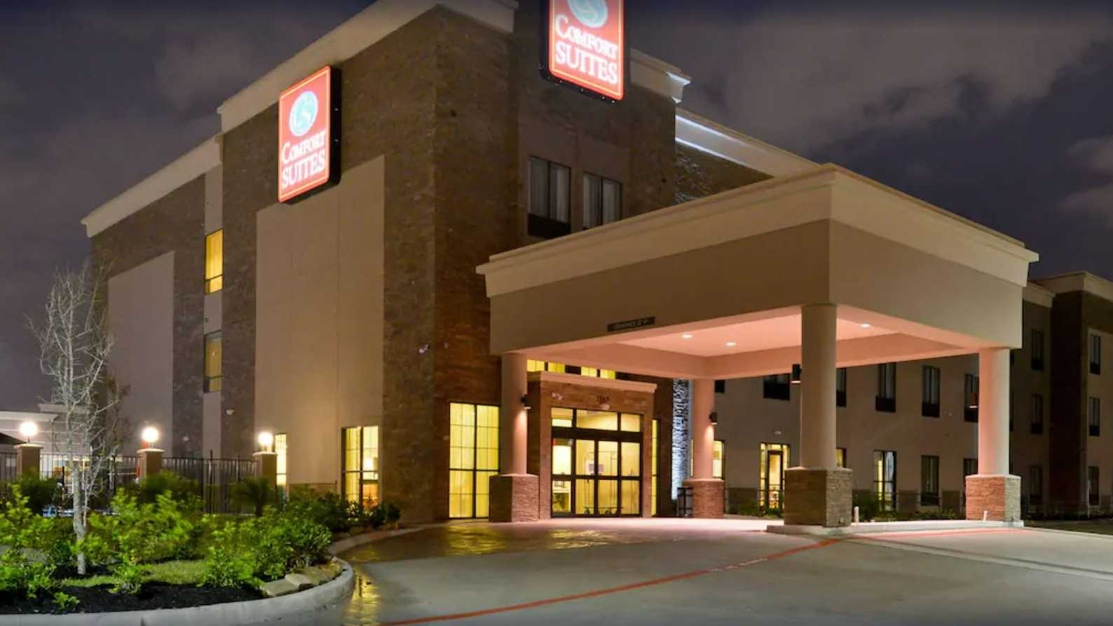 7707 West Sam Houston Pkwy S Parking