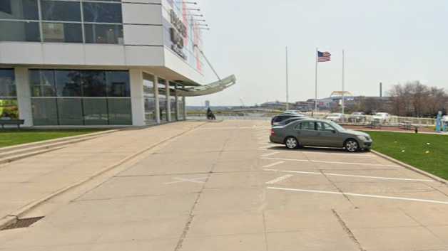 Discovery World Lot - 500 N Harbor Dr Parking