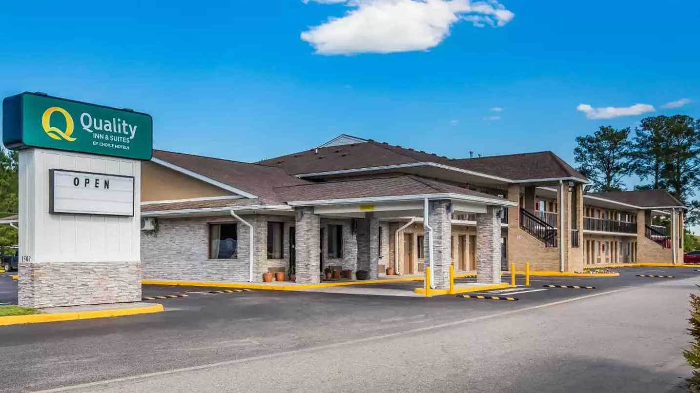 1503 Holland Road Parking