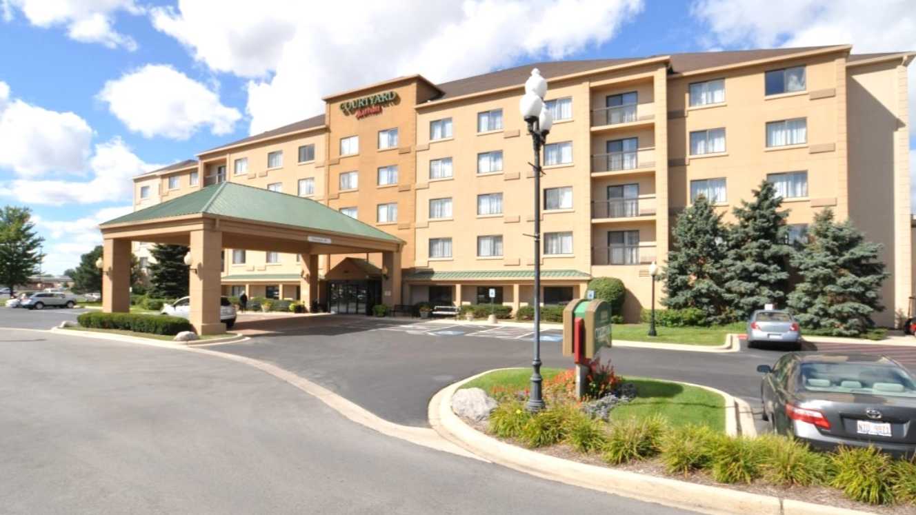 Courtyard by Marriott MDW Airport Parking