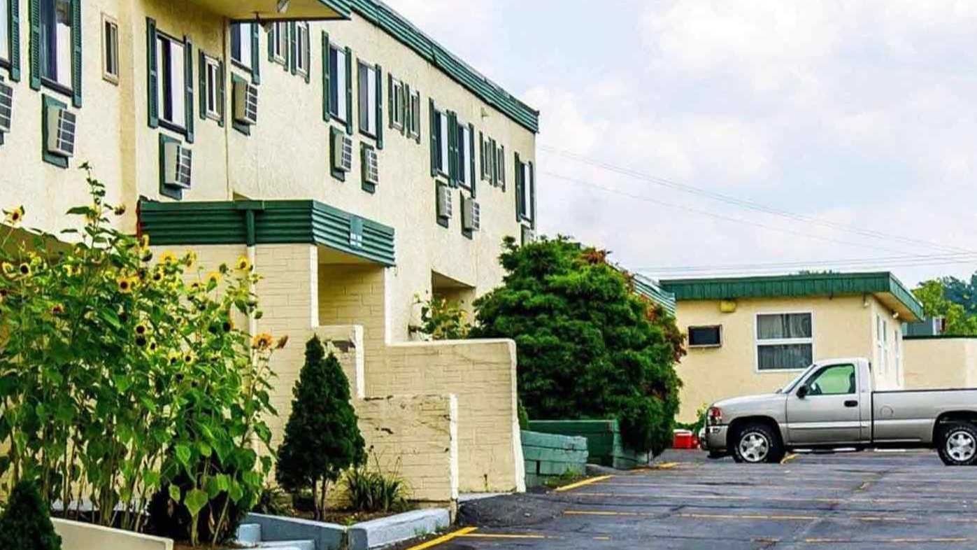 Find Best Hourly Parking Near 4130 Birney Ave Parking Book Hourly Parking in 4130 Birney Ave Parking
