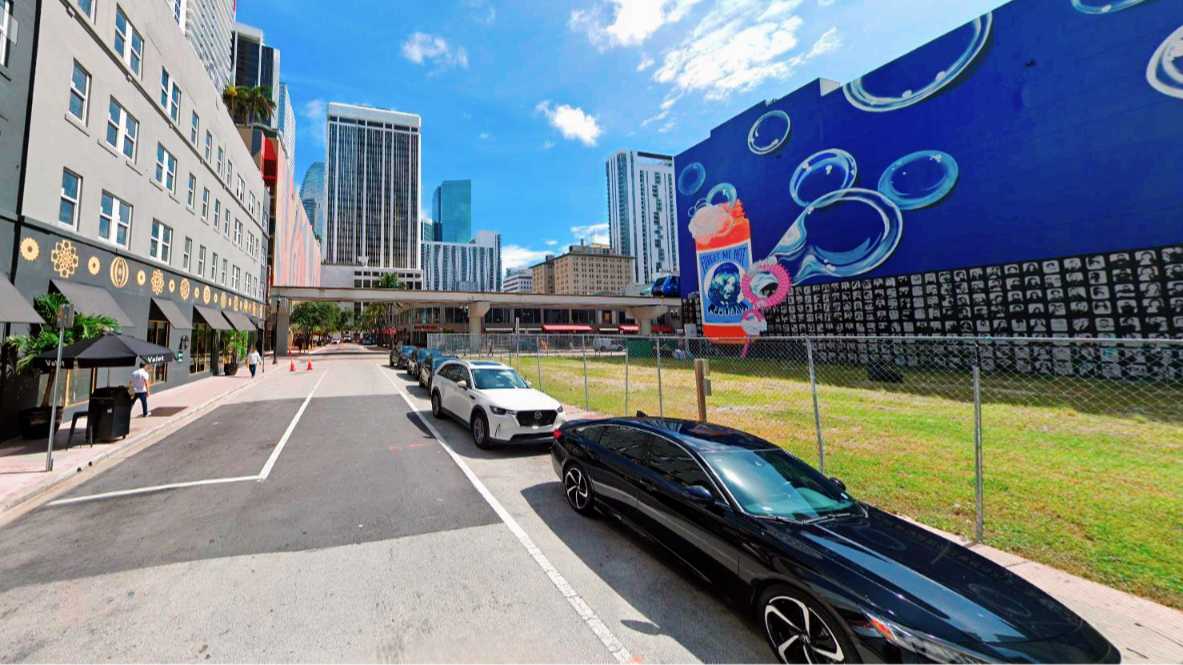 105 NE 3rd Ave Parking