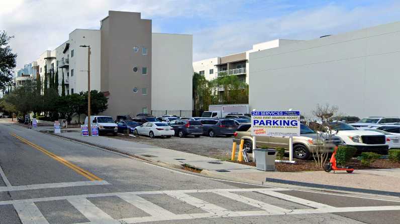 223 S 12th St Parking
