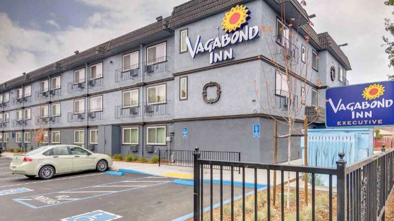 500 West A St (Vagabond Inn) Parking