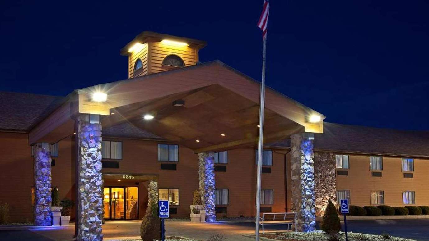 6245 N Old 27 ( Holiday Inn Express ) Parking