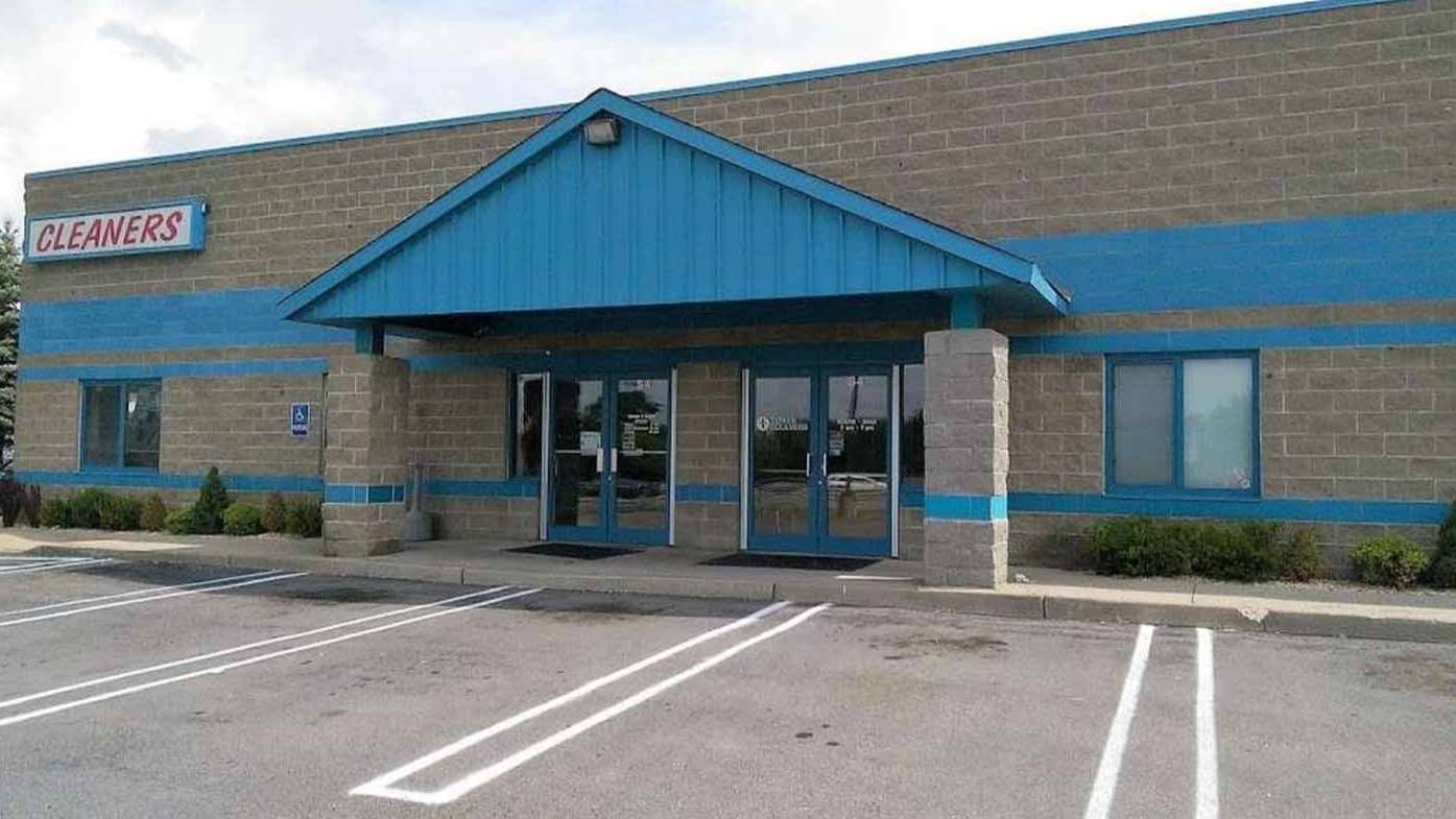 253 Tower Dr Parking