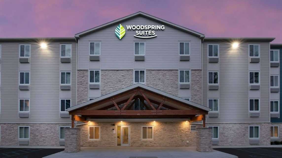 2000 West Iris Drive Parking