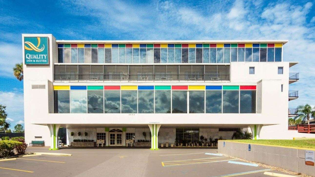 5665 Cypress Gardens Boulevard Building A Parking