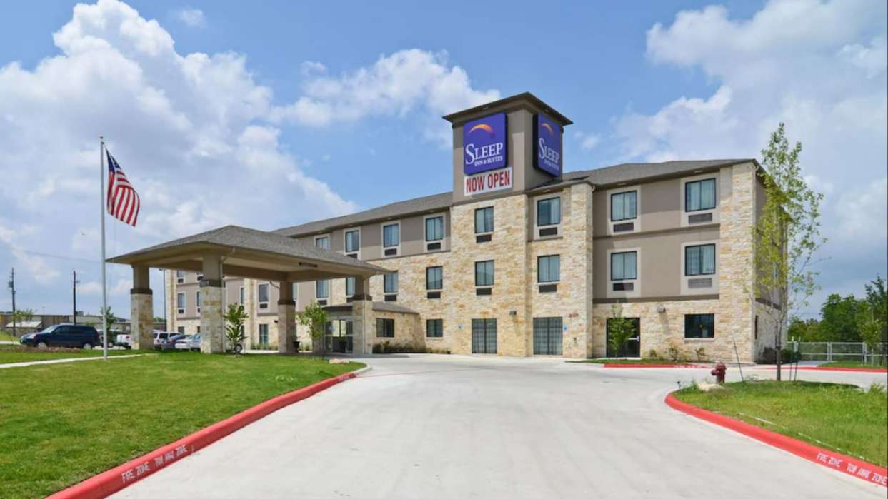 Sleep Inn & Suites 14004 OwenTech Blvd Garage