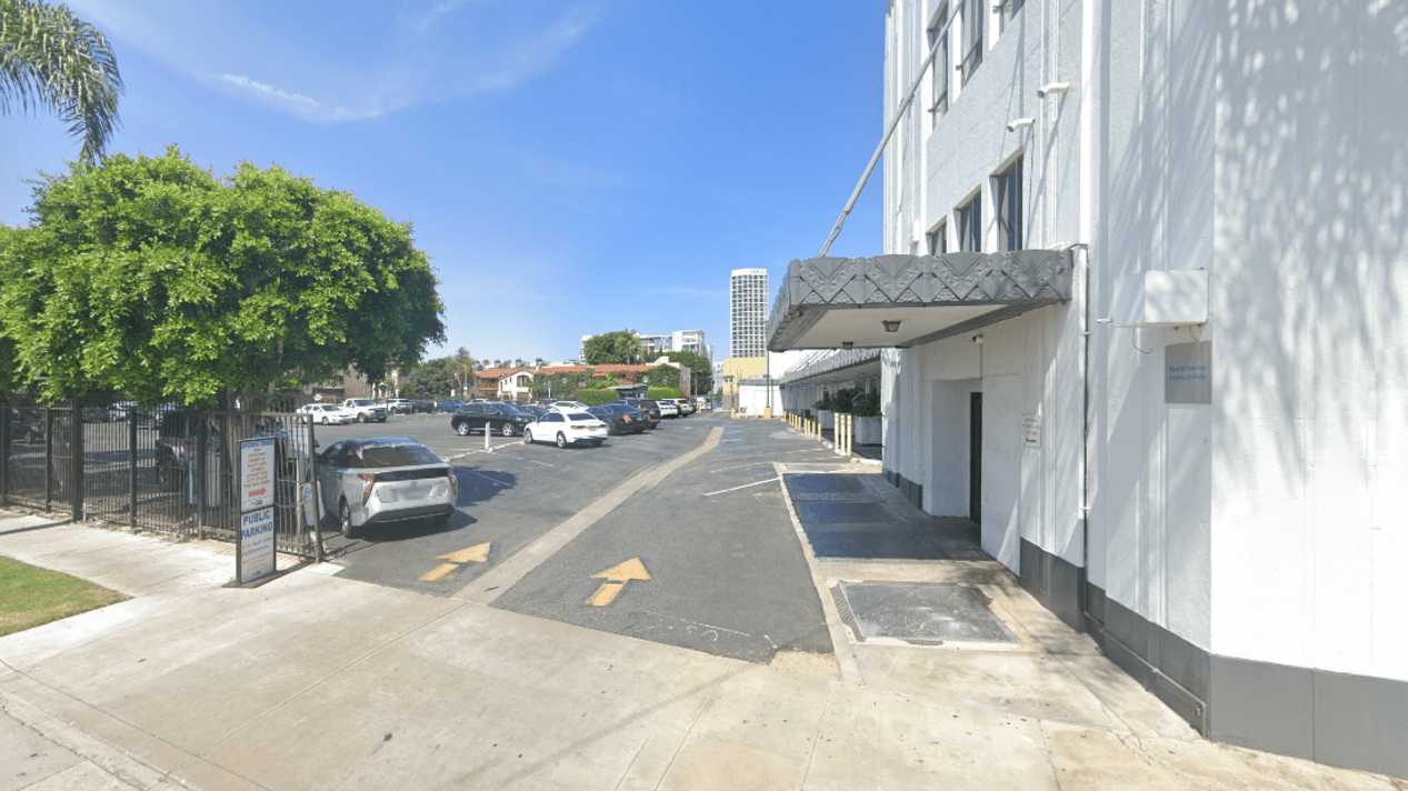 5410 Wilshire Boulevard Parking