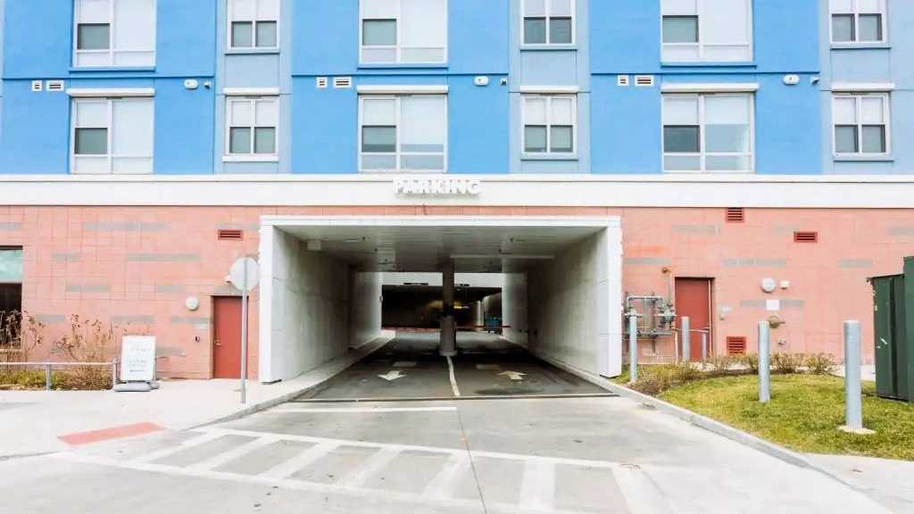 Metro Green	695 Atlantic St garage