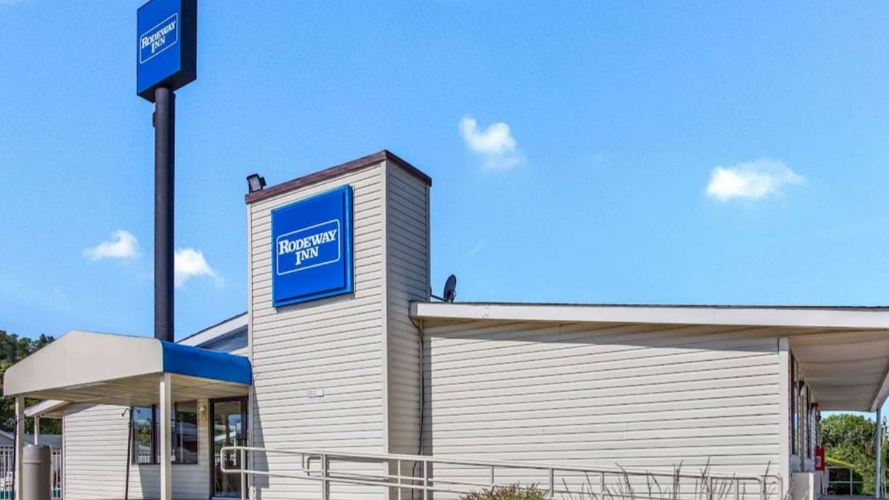 330 Goff Mountain Rd Parking