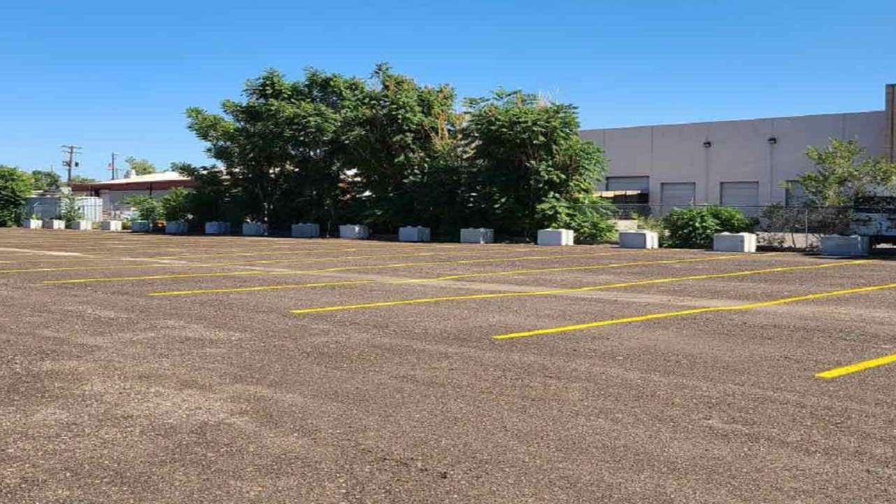 Denver Semi Parking near I-70