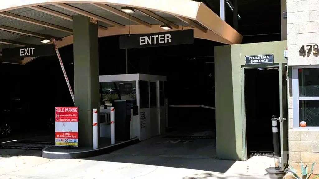 473 East Union Street Parking