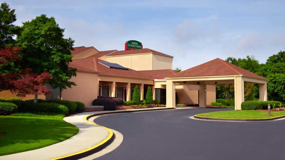 2050 Sullivan Rd Parking
