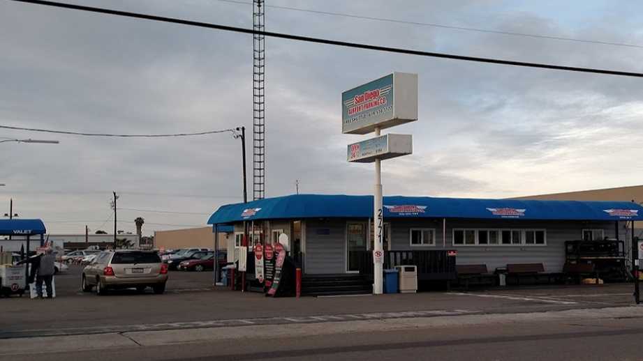 2771 Kurtz St Parking