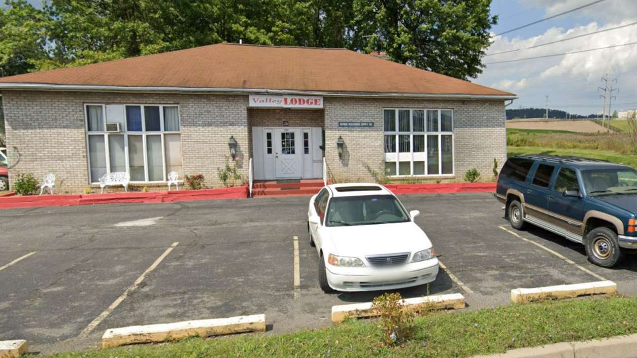 2103 N Susquehanna Trail Parking