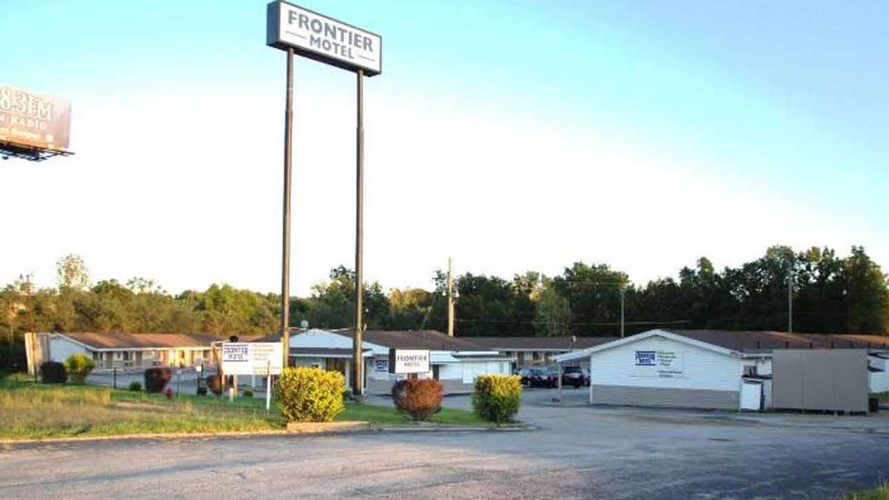 5708 Jade Rd Parking