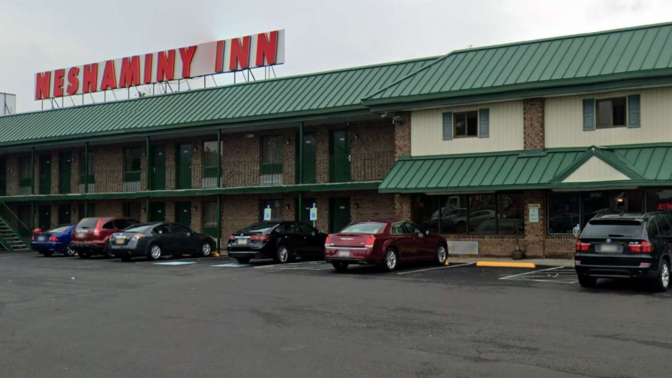 2345 Old Lincoln Hwy Parking