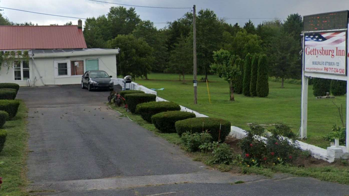1980 Biglerville Rd Parking