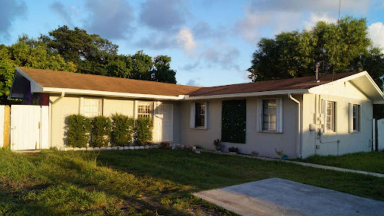 5895 NW 12th Ave Parking