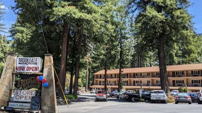 11570 Highway 9 Parking