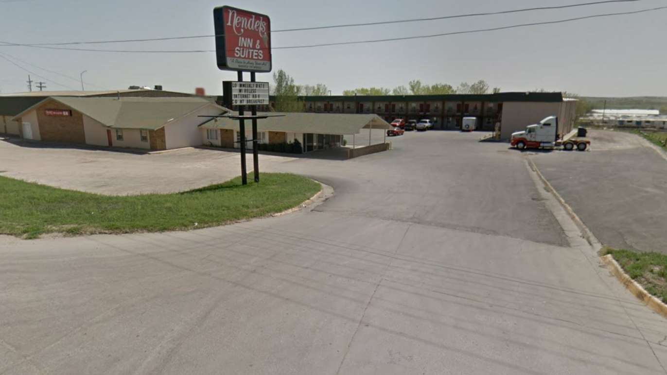 2523 E Wyatt Earp Blvd Parking