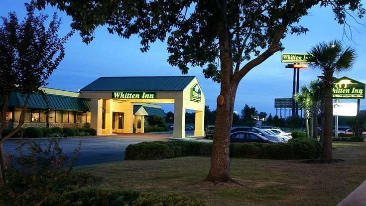 123 Mall St Parking