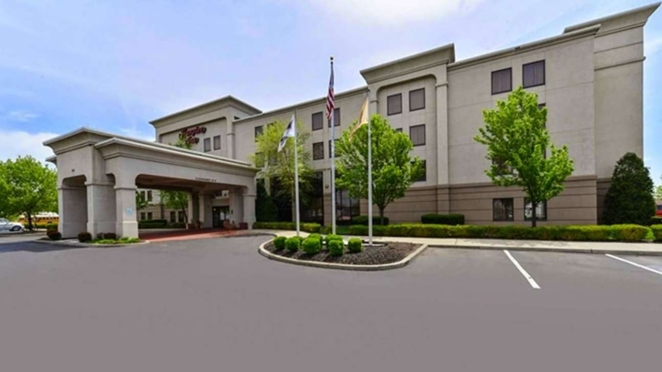 501 W Edgar Rd Parking