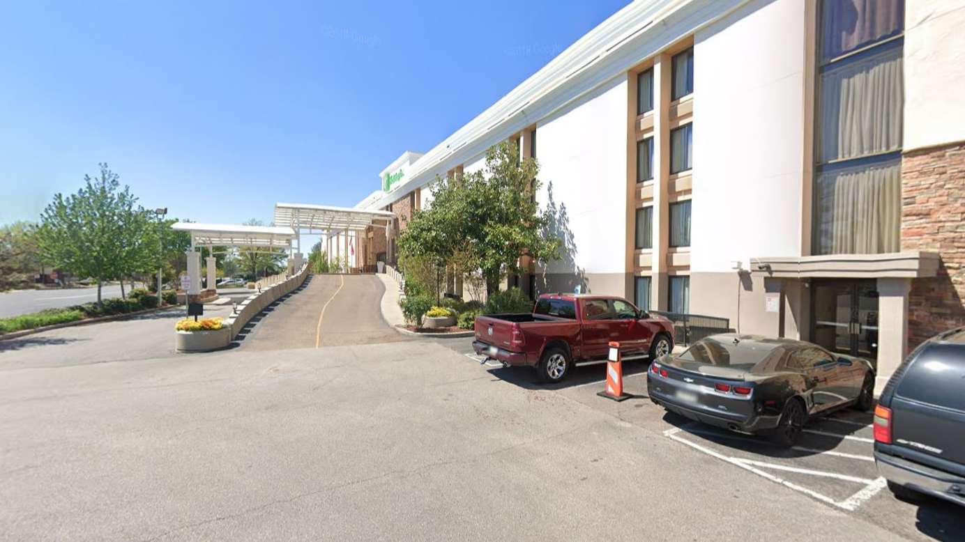 2240 Democrat Rd Parking
