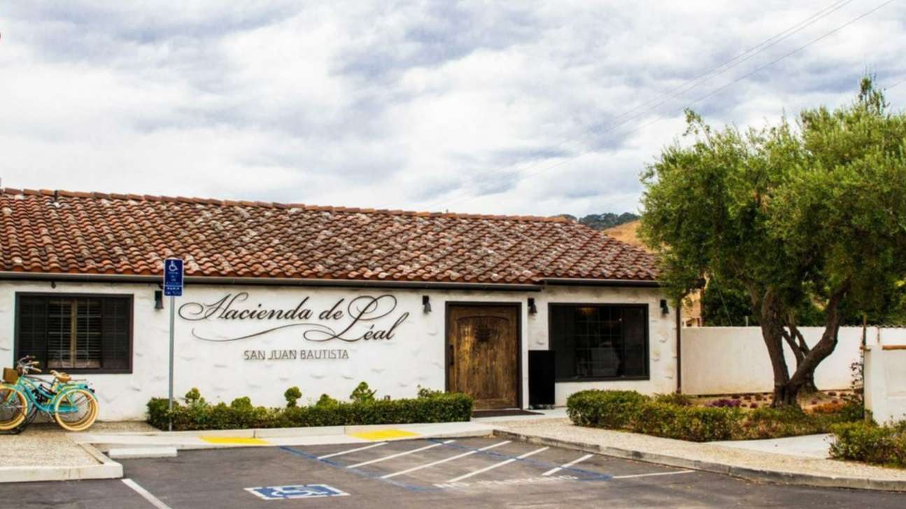 410 San Juan Bautista (Alameda) Parking